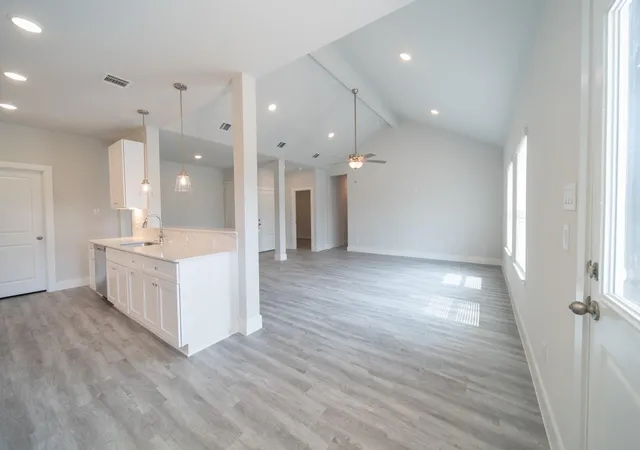 Photo 4 of Sale Pending at 11863 Brunnel Dr, Conroe, TX 77306 | MLS# 5555322 | Listing updated on 2026-08-09