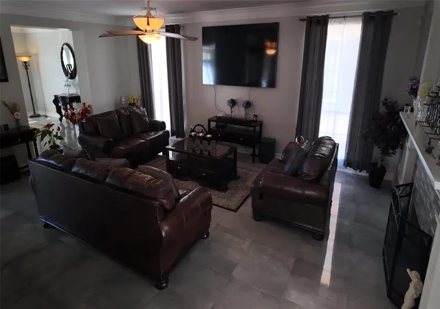 5th image of 2434 Pebble Beach Dr, League City, TX 77573 | MLS# 9888834