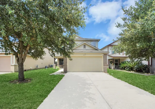 Photo 3 of Sale Pending at 1718 Adobe Stone Dr, Humble, TX 77396 | MLS# 48509626 | Listing updated on 2026-09-08
