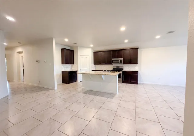 Single family home for sale at 8126 Gambrel Way, Rosharon, TX 77583 | MLS# 26169957 | Listing updated on 2026-10-06