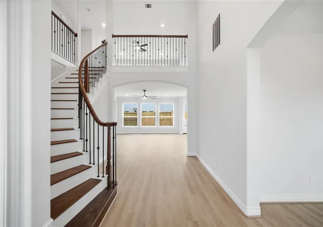 2nd image of 113 Par Cir, La Porte, TX 77571 | MLS# 38006253
