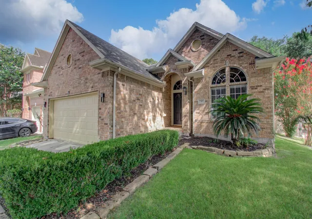 Photo 1 of Single family home for sale at 4444 Victory Dr #30, Houston, TX 77088 | MLS# 76634300 | Listing updated on 2026-08-09