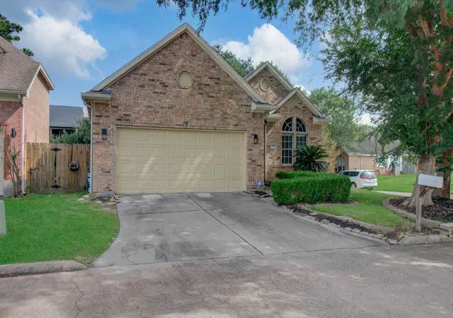 Photo 3 of Single family home for sale at 4444 Victory Dr #30, Houston, TX 77088 | MLS# 76634300 | Listing updated on 2026-08-09