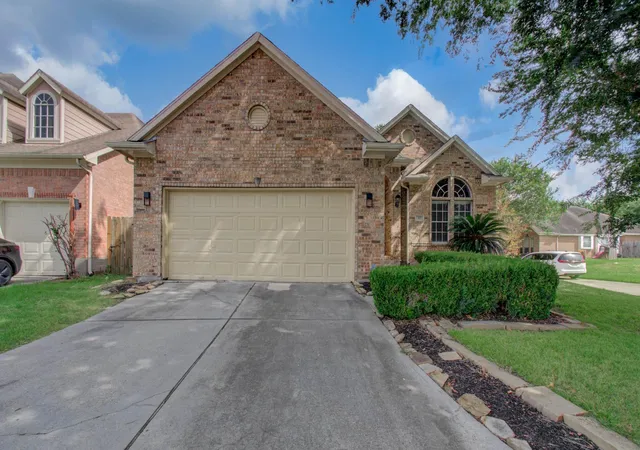 Photo 4 of Single family home for sale at 4444 Victory Dr #30, Houston, TX 77088 | MLS# 76634300 | Listing updated on 2026-08-09