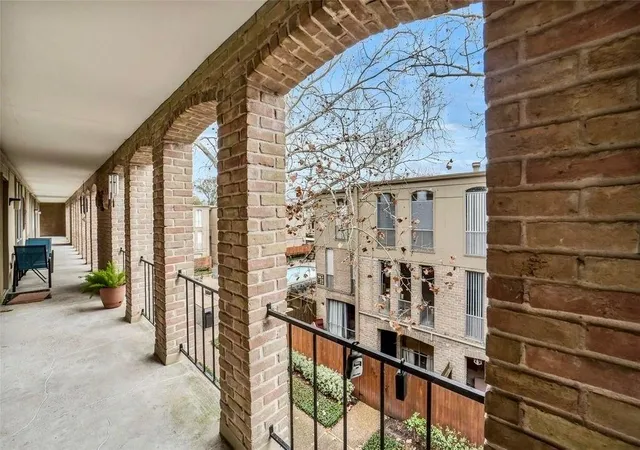 16th image of 4643 Wild Indigo St #399, Houston, TX 77027 | MLS# 89285074