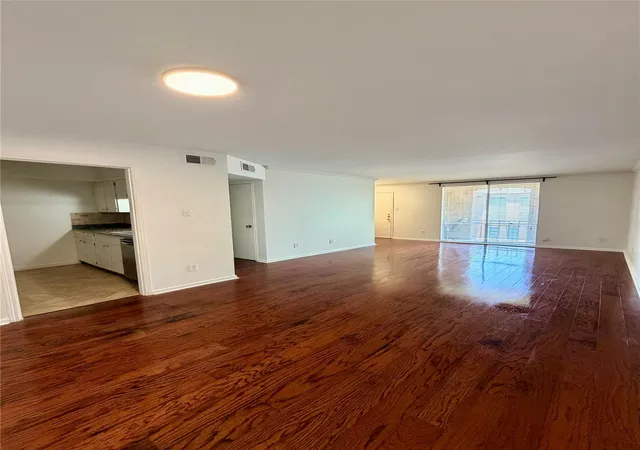 4th image of 4643 Wild Indigo St, Houston, TX 77027