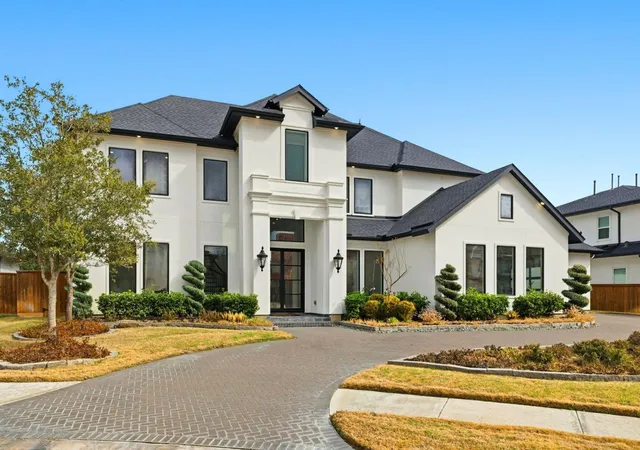 Photo 2 of Mansion for sale at 11516 Lago Bella Dr, Richmond, TX 77406 | MLS# 35541628 | Listing updated on 2026-08-26