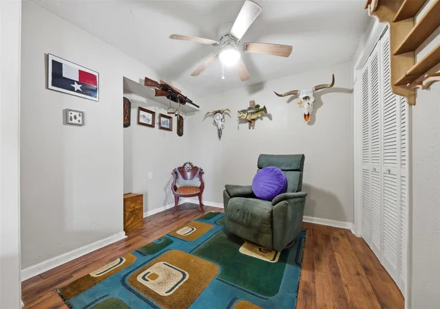 Photo 3 of Single family home for sale at 2 S Sandpiper St, La Marque, TX 77568 | MLS# 14851493 | Listing updated on 2026-07-18