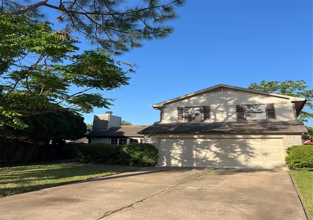 1st image of 11002 Landsbury Cir, Houston, TX 77099 | MLS# 76000615
