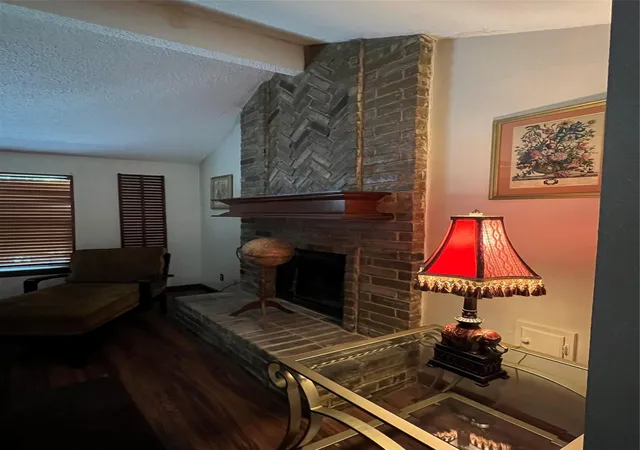 3rd image of 11002 Landsbury Cir, Houston, TX 77099 | MLS# 76000615
