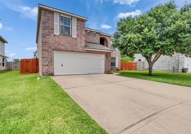 Photo 2 of Sale Pending at 5302 Rio Ramos St, Rosharon, TX 77583 | MLS# 90315803 | Listing updated on 2026-09-01