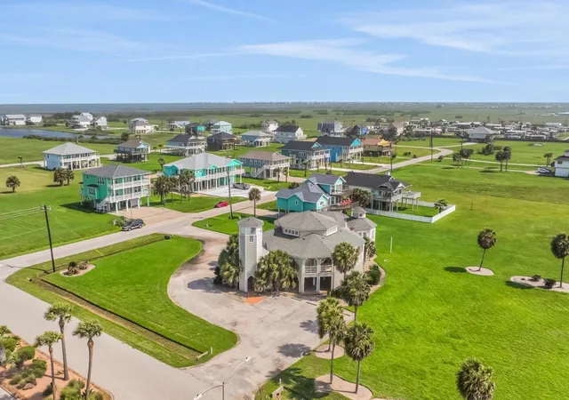 Photo 2 of Single family home for sale at 18403 Shaman Dr, Galveston, TX 77554 | MLS# 90984906 | Listing updated on 2026-07-22