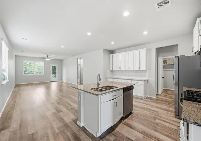Photo 3 of Single family home for sale at 17153 Upland Bent Ct, Conroe, TX 77385 | MLS# 55118000 | Listing updated on 2026-08-31