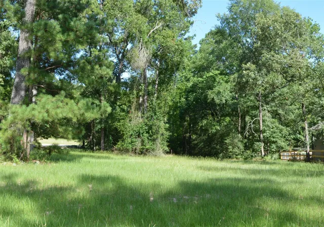 Photo 2 of Land for sale at 82 Hillsborough Dr, Huntsville, TX 77340 | MLS# 17449613 | Listing updated on 2026-07-22