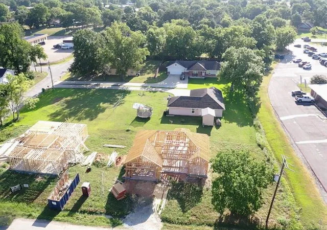 Homes for sale in Madisonville, TX | 807 W State St, Madisonville, TX 77864 | MLS# 10050817