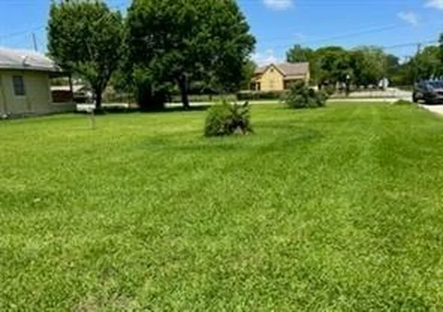 Photo 1 of Land for sale at 211 2nd St N, Texas City, TX 77590 | MLS# 50216331 | Listing updated on 2025-12-18