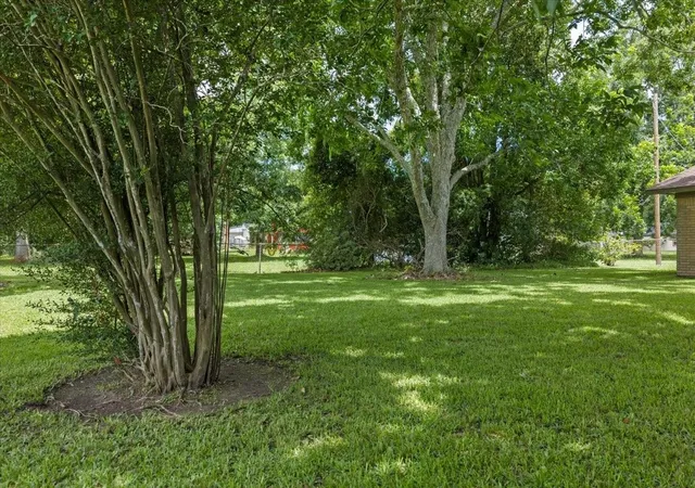Photo 3 of Single family home for sale at 1404 S Main St, Anahuac, TX 77514 | MLS# 68208989 | Listing updated on 2026-10-08