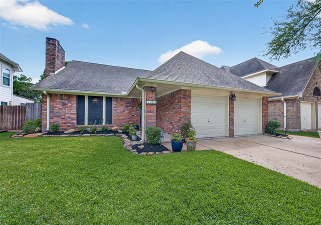 Photo 2 of Single family home for sale at 5710 S Magazine Cir, Houston, TX 77084 | MLS# 71375012 | Listing updated on 2026-09-05