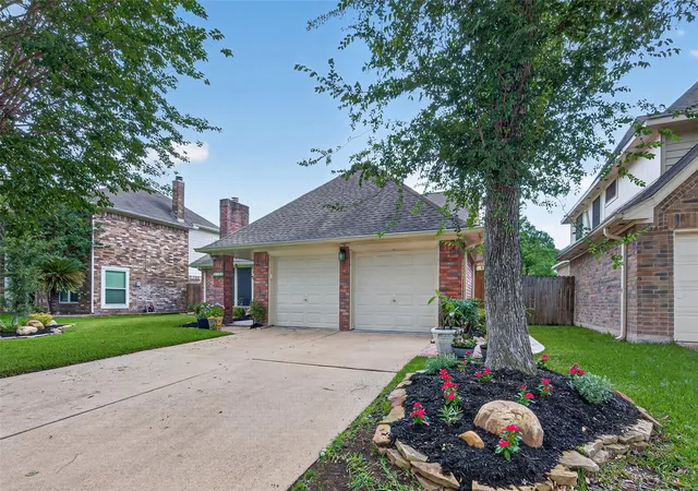 Photo 3 of Single family home for sale at 5710 S Magazine Cir, Houston, TX 77084 | MLS# 71375012 | Listing updated on 2026-09-05