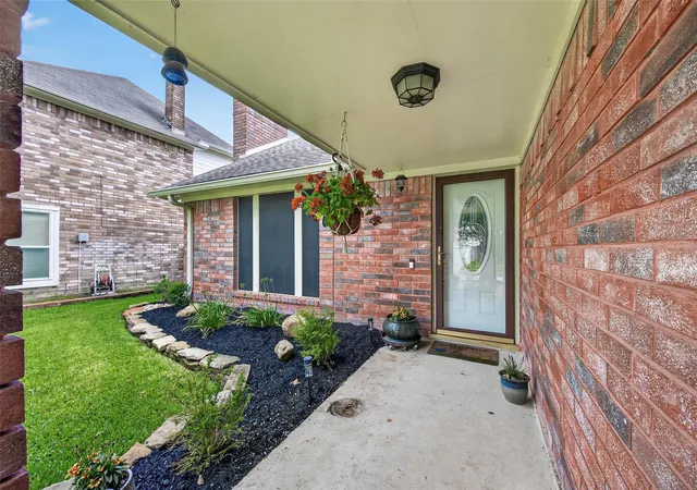 Photo 4 of Single family home for sale at 5710 S Magazine Cir, Houston, TX 77084 | MLS# 71375012 | Listing updated on 2026-09-05