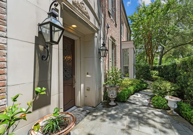 1st image of 1235 Wynden Commons Ln, Houston, TX 77056 | MLS# 89369702
