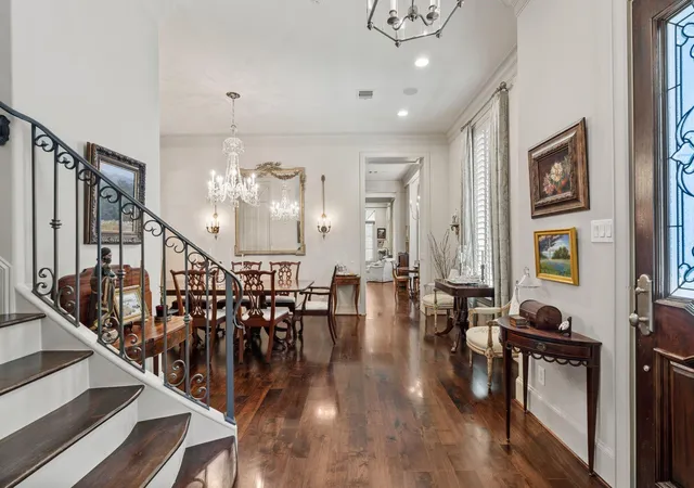 5th image of 1235 Wynden Commons Ln, Houston, TX 77056 | MLS# 89369702