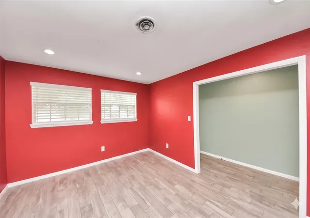 Photo 3 of Single family home for sale at 5815 Effingham Dr, Houston, TX 77035 | MLS# 13467333 | Listing updated on 2026-09-17