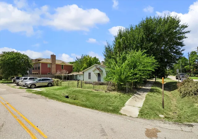 Photo 1 of Land for sale at 2543 Bevis St, Houston, TX 77008 | MLS# 52717512 | Listing updated on 2026-09-02