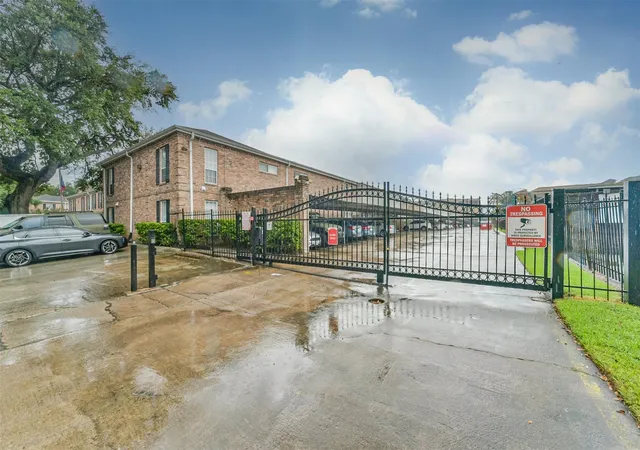 22nd image of 6402 Del Monte Dr #62, Houston, TX 77057 | MLS# 82528227