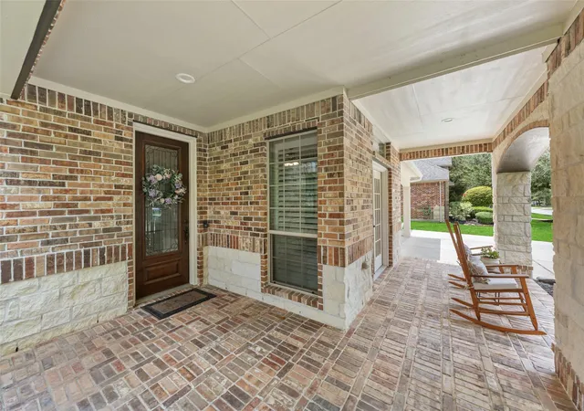 2nd image of 140 Brendan Woods Ln, Conroe, TX 77384 | MLS# 40559110