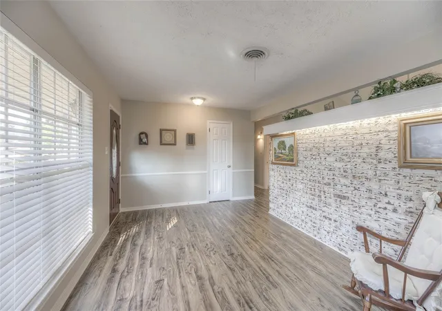 2nd image of 458 E Lake Dr, Livingston, TX 77351 | MLS# 79167400