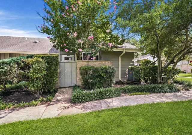 1st image of 12918 Wirevine Ln, Houston, TX 77072 | MLS# 86165374