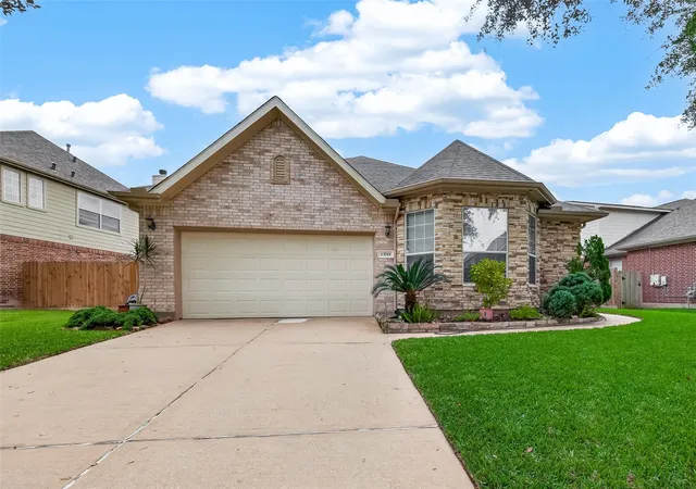 1st image of 13719 Saxony Dr, Sugar Land, TX 77498 | MLS# 61913595