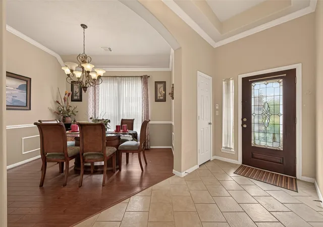 4th image of 13719 Saxony Dr, Sugar Land, TX 77498 | MLS# 61913595