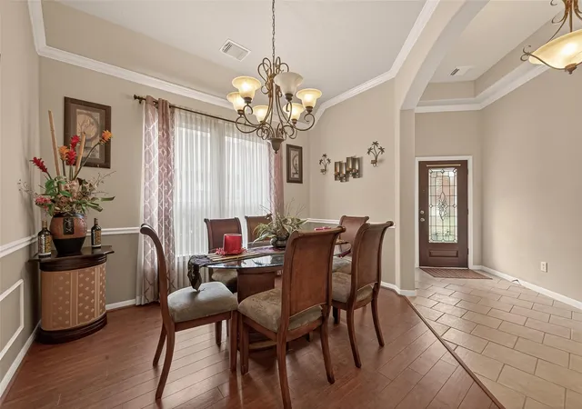 5th image of 13719 Saxony Dr, Sugar Land, TX 77498 | MLS# 61913595