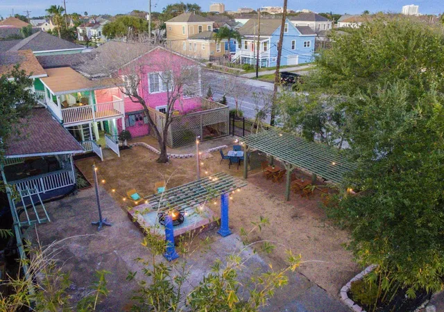 Photo 2 of Multi family home for sale at 1515 19th St, Galveston, TX 77550 | MLS# 32737170 | Listing updated on 2026-08-28