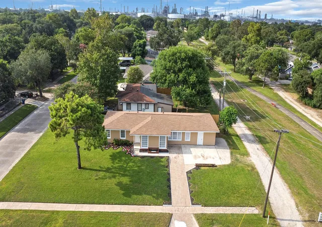 Photo 1 of Single family home for sale at 1603 5th Ave N, Houston, TX 77590 | MLS# 58696650 | Listing updated on 2026-09-01