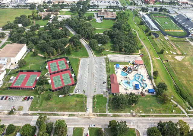 Photo 3 of Single family home for sale at 1603 5th Ave N, Houston, TX 77590 | MLS# 58696650 | Listing updated on 2026-09-01