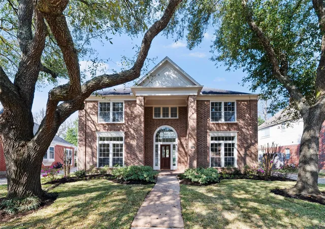 1st image of 2106 Westshore Dr, Missouri City, TX 77459 | MLS# 6298190