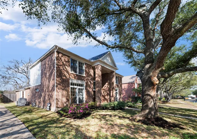 2nd image of 2106 Westshore Dr, Missouri City, TX 77459 | MLS# 6298190