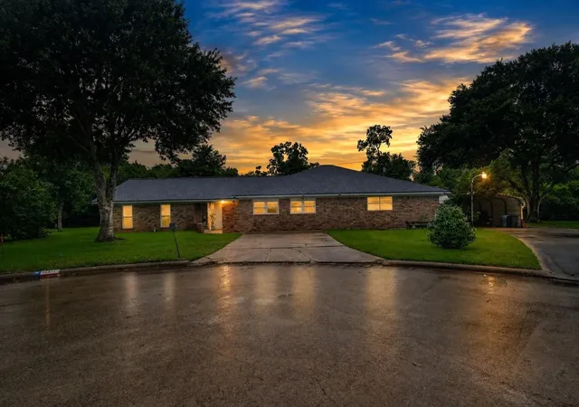 2nd image of 12614 C Bar Dr, Santa Fe, TX 77510 | MLS# 85411489