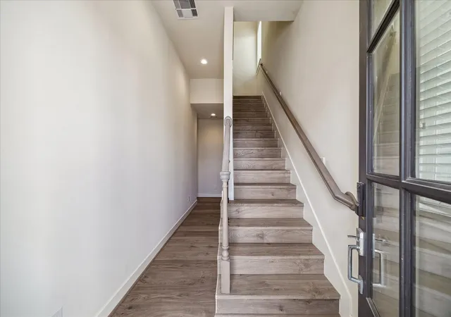 Homes for sale in Houston, TX | 728 Carriage Knolls Dr, Houston, TX 77008 | MLS# 20708464