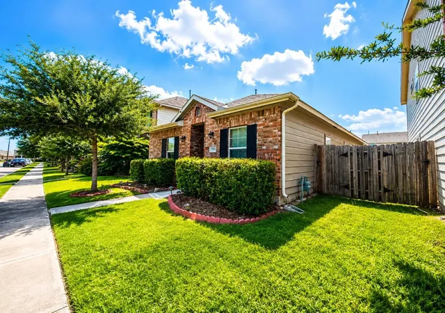 Photo 3 of Single family home for sale at 7306 Granite Ter Ln, Houston, TX 77083 | MLS# 67857391 | Listing updated on 2026-07-15