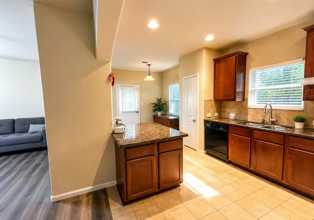 Photo 4 of Single family home for sale at 7306 Granite Ter Ln, Houston, TX 77083 | MLS# 67857391 | Listing updated on 2026-07-15