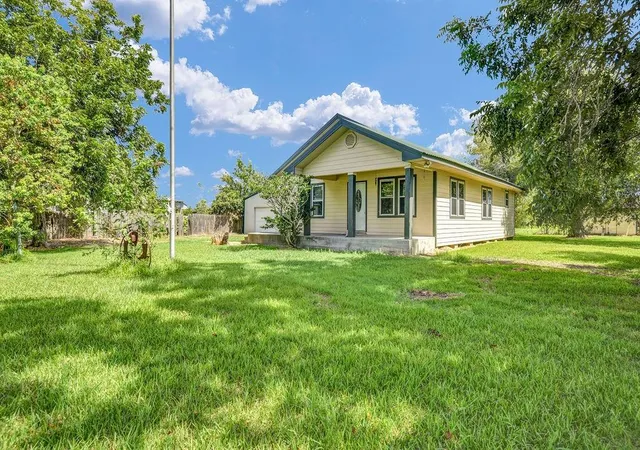 3rd image of 7223 Highland Rd, Santa Fe, TX 77517 | MLS# 4852016