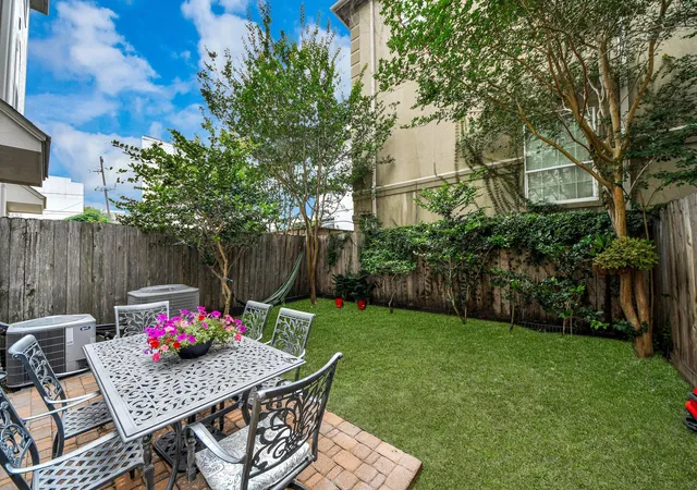 Photo 3 of Single family home for sale at 1309 Malone St, Houston, TX 77007 | MLS# 58963032 | Listing updated on 2026-08-29