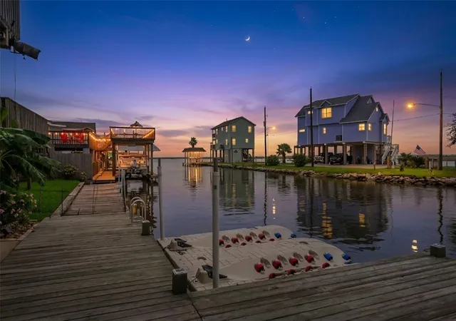 1st image of 113 Bayou Vista Dr, Hitchcock, TX 77563 | MLS# 80376980