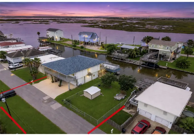 2nd image of 113 Bayou Vista Dr, Hitchcock, TX 77563 | MLS# 80376980