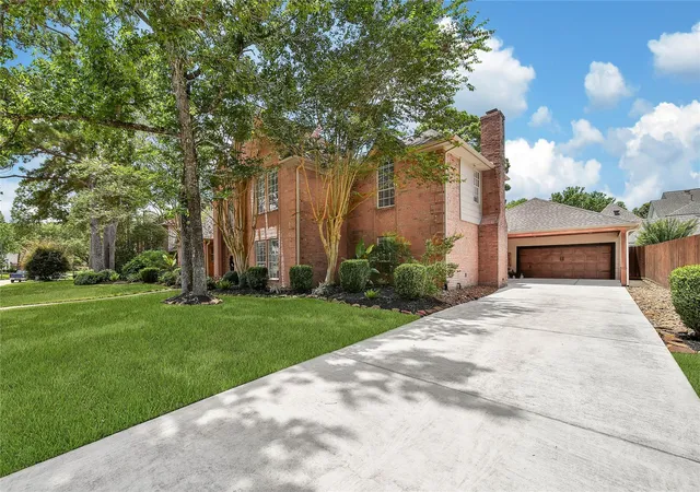 Photo 3 of Single family home for sale at 1702 Seven Maples Dr, Humble, TX 77345 | MLS# 84109188 | Listing updated on 2026-09-13
