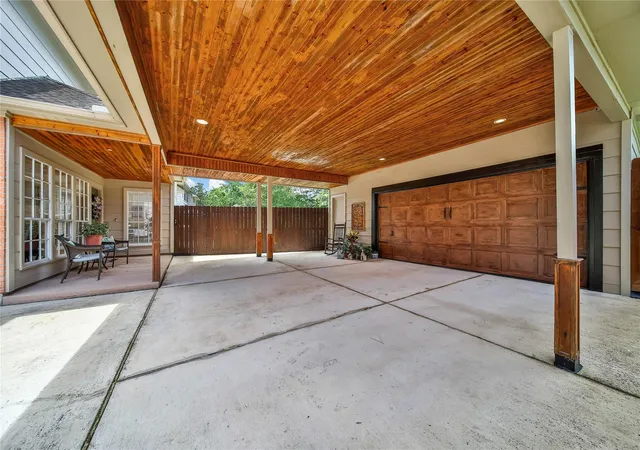 Photo 4 of Single family home for sale at 1702 Seven Maples Dr, Humble, TX 77345 | MLS# 84109188 | Listing updated on 2026-09-13